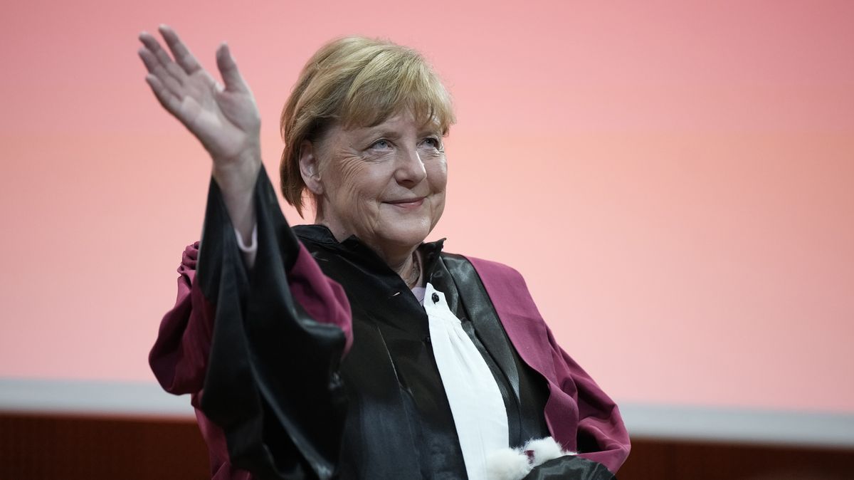 Merkelovou považuje část mateřské strany za nežádoucí osobu